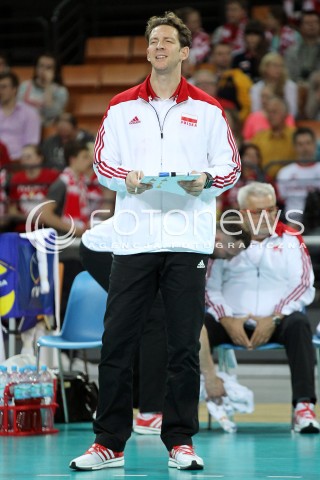  17.05.2014 WROCLAW <br />SIATKOWKA MEZCZYZN <br />TURNIEJ KWALIFIKACYJNY DO MISTRZOSTW EUROPY 2015<br />2015 FIVB WORLD CHAMPIONSHIP - EUROPEAN QUALIFICATION MEN <br />MECZ POLSKA - MACEDONIA ( POLAND - FYROM ) <br />N/Z STEPHANE ANTIGA TRENER ( HEAD COACH ) SYLWETKA <br /> 