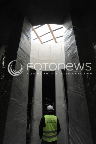  18.05.2014 WARSZAWA<br />DZIEN OTWARTY W METRZE<br />N/Z STACJA METRA STADION NARODOWY SWIETLIK ZWIEDZAJACY<br /> 