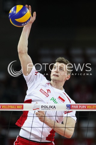  18.05.2014 WROCLAW <br />SIATKOWKA MEZCZYZN <br />TURNIEJ KWALIFIKACYJNY DO MISTRZOSTW EUROPY 2015<br />2015 FIVB WORLD CHAMPIONSHIP - EUROPEAN QUALIFICATION MEN <br />MECZ POLSKA - SLOWENIA ( POLAND - SLOVENIA ) <br />N/Z PIOTR NOWAKOWSKI SYLWETKA ATAK<br /> 
