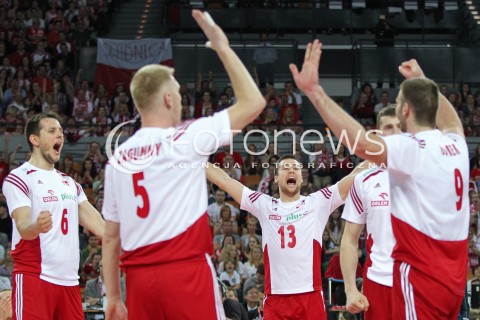  18.05.2014 WROCLAW <br />SIATKOWKA MEZCZYZN <br />TURNIEJ KWALIFIKACYJNY DO MISTRZOSTW EUROPY 2015<br />2015 FIVB WORLD CHAMPIONSHIP - EUROPEAN QUALIFICATION MEN <br />MECZ POLSKA - SLOWENIA ( POLAND - SLOVENIA ) <br />N/Z BARTOSZ KUREK MICHAL KUBIAK RADOSC EMOCJE <br /> 