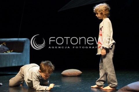  20.05.2014 WARSZAWA PROBA MEDIALNA SPEKTAKLU MEDEA W REZYSERII DOROTY KEDZIERZAWSKIEJ N/Z JAN ROGALINSKI ADAM TOMASZEWSKI  