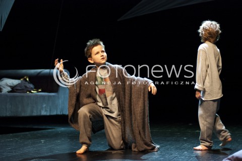  20.05.2014 WARSZAWA PROBA MEDIALNA SPEKTAKLU MEDEA W REZYSERII DOROTY KEDZIERZAWSKIEJ N/Z JAN ROGALINSKI ADAM TOMASZEWSKI  