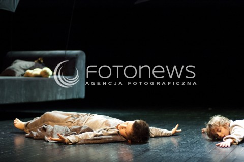  20.05.2014 WARSZAWA PROBA MEDIALNA SPEKTAKLU MEDEA W REZYSERII DOROTY KEDZIERZAWSKIEJ N/Z JAN ROGALINSKI ADAM TOMASZEWSKI  