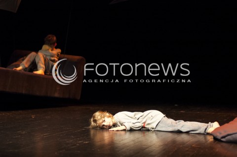  20.05.2014 WARSZAWA PROBA MEDIALNA SPEKTAKLU MEDEA W REZYSERII DOROTY KEDZIERZAWSKIEJ N/Z JAN ROGALINSKI ADAM TOMASZEWSKI  