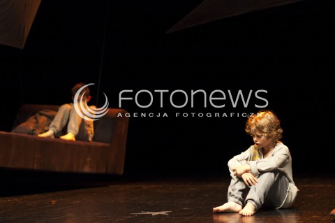  20.05.2014 WARSZAWA PROBA MEDIALNA SPEKTAKLU MEDEA W REZYSERII DOROTY KEDZIERZAWSKIEJ N/Z JAN ROGALINSKI ADAM TOMASZEWSKI  