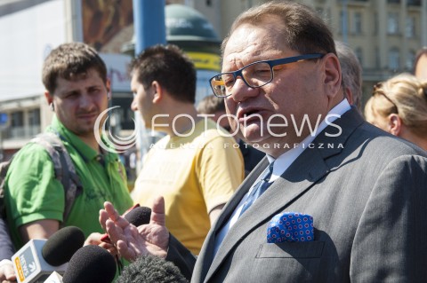  23.05.2014 WARSZAWA KONFERENCJA PRASOWA PREZYDENTA ALEKSANDRA KWASNIEWSKIEGO ORAZ RYSZARDA KALISZA PRZED WYBORAMI DO EUROPARLAMENTU N/Z RYSZARD KALISZ  