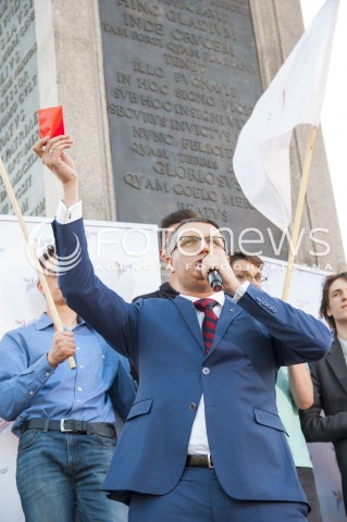  23.05.2014 WARSZAWA FINAL KAMPANII WYBORCZEJ  KONGRESU NOWEJ PRAWICY JANUSZA KORWINA MIKKE DO EUROPARLAMENTU N/Z POSEL KNP PRZEMYSLAW WIPLER  