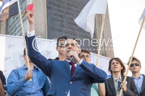  23.05.2014 WARSZAWA FINAL KAMPANII WYBORCZEJ  KONGRESU NOWEJ PRAWICY JANUSZA KORWINA MIKKE DO EUROPARLAMENTU N/Z POSEL KNP PRZEMYSLAW WIPLER  