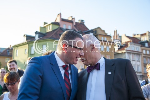  23.05.2014 WARSZAWA FINAL KAMPANII WYBORCZEJ  KONGRESU NOWEJ PRAWICY JANUSZA KORWINA MIKKE DO EUROPARLAMENTU N/Z JANUSZ KORWIN MIKKE I POSEL KNP PRZEMYSLAW WIPLER  