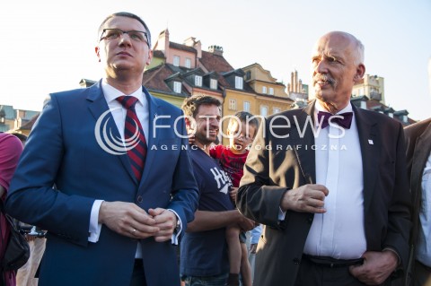  23.05.2014 WARSZAWA FINAL KAMPANII WYBORCZEJ  KONGRESU NOWEJ PRAWICY JANUSZA KORWINA MIKKE DO EUROPARLAMENTU N/Z JANUSZ KORWIN MIKKE I POSEL KNP PRZEMYSLAW WIPLER  