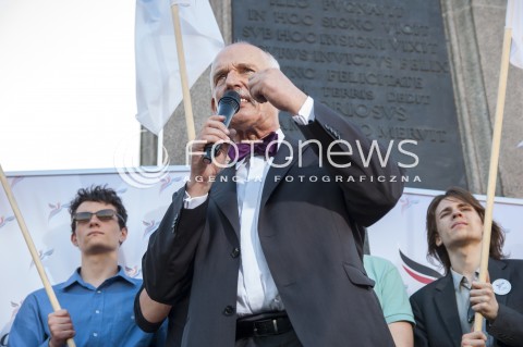  23.05.2014 WARSZAWA FINAL KAMPANII WYBORCZEJ  KONGRESU NOWEJ PRAWICY JANUSZA KORWINA MIKKE DO EUROPARLAMENTU N/Z JANUSZ KORWIN MIKKE  
