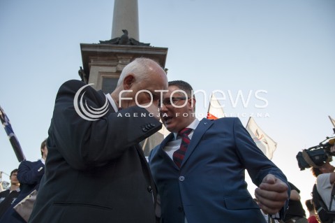  23.05.2014 WARSZAWA FINAL KAMPANII WYBORCZEJ  KONGRESU NOWEJ PRAWICY JANUSZA KORWINA MIKKE DO EUROPARLAMENTU N/Z JANUSZ KORWIN MIKKE POSEL KNP PRZEMYSLAW WIPLER  