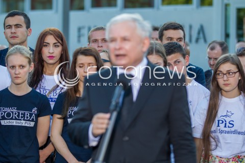  23.05.2014 RZESZOW <br />WIZYTA PREZESA PIS JAROSLAWA KACZYNSKIEGO W RZESZOWIE W ZWIAZKU Z ZAKONCZENIEM KAMPANII WYBORCZEJ DO PARLAMENTU EUROPEJSKIEGO<br />N/Z JAROSLAW KACZYNSKI MLODE OSOBY MLODZIEZ FORUM MLODYCH PIS DZIECI<br /> 