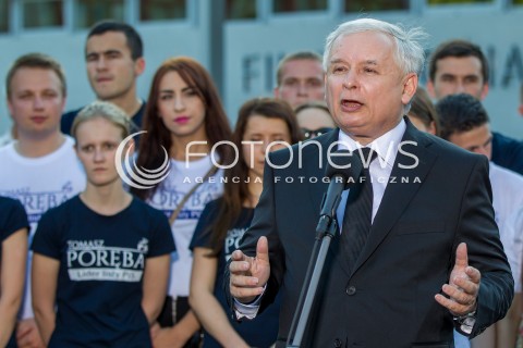  23.05.2014 RZESZOW <br />WIZYTA PREZESA PIS JAROSLAWA KACZYNSKIEGO W RZESZOWIE W ZWIAZKU Z ZAKONCZENIEM KAMPANII WYBORCZEJ DO PARLAMENTU EUROPEJSKIEGO<br />N/Z JAROSLAW KACZYNSKI MLODE OSOBY MLODZIEZ FORUM MLODYCH PIS DZIECI<br /> 