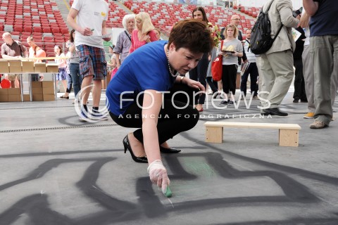  24.05.2013 WARSZAWA<br />WARSZAWSKIE TARGI KSIAZKI<br />N/Z HANNA GRONKIEWICZ WALTZ<br /> 