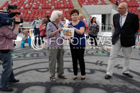  24.05.2013 WARSZAWA<br />WARSZAWSKIE TARGI KSIAZKI<br />N/Z HANNA GRONKIEWICZ WALTZ HENRYK JERZY CHMIELEWSKI PAPCIO CHMIEL<br /> 