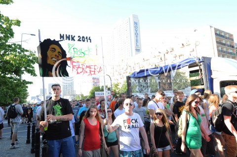  24.05.2014 WARSZAWA<br />MARSZ WYZWOLENIA KONOPII W WARSZAWIE<br />N/Z UCZESTNICY MARSZU<br /> 