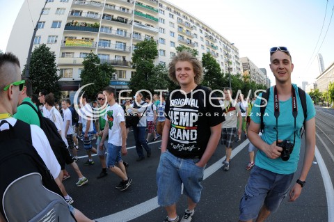  24.05.2014 WARSZAWA<br />MARSZ WYZWOLENIA KONOPII W WARSZAWIE<br />N/Z UCZESTNICY MARSZU<br /> 