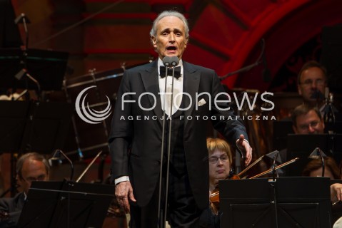 24.05.2014 LANCUT<br />53 MUZYCZNY FESTIWAL W LANCUCIE<br />KONCERT JOSE CARRERASA - LEGENDARNEGO HISZPANSKIEGO SPIEWAKA. ARTYSTA ZALICZANY JEST DO NAJWYBITNIEJSZYCH TENOROW SWIATOWEJ MUZYKI<br />N/Z JOSE CARRERAS<br /> 