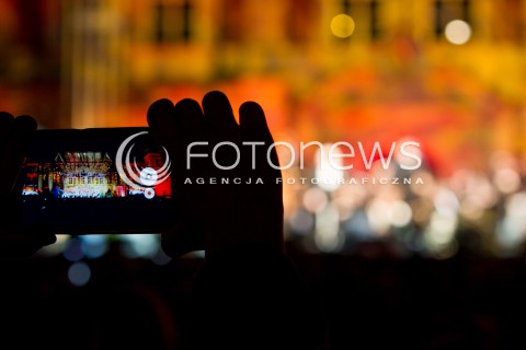  24.05.2014 LANCUT<br />53 MUZYCZNY FESTIWAL W LANCUCIE<br />KONCERT JOSE CARRERASA - LEGENDARNEGO HISZPANSKIEGO SPIEWAKA. ARTYSTA ZALICZANY JEST DO NAJWYBITNIEJSZYCH TENOROW SWIATOWEJ MUZYKI<br />N/Z SCENA W APARACIE TELEFONU TELEFON KOMORKA<br /> 