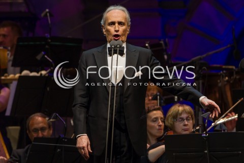  24.05.2014 LANCUT<br />53 MUZYCZNY FESTIWAL W LANCUCIE<br />KONCERT JOSE CARRERASA - LEGENDARNEGO HISZPANSKIEGO SPIEWAKA. ARTYSTA ZALICZANY JEST DO NAJWYBITNIEJSZYCH TENOROW SWIATOWEJ MUZYKI<br />N/Z JOSE CARRERAS<br /> 