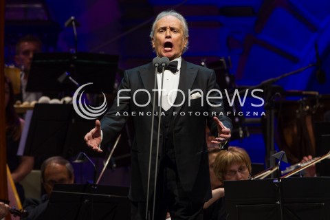  24.05.2014 LANCUT<br />53 MUZYCZNY FESTIWAL W LANCUCIE<br />KONCERT JOSE CARRERASA - LEGENDARNEGO HISZPANSKIEGO SPIEWAKA. ARTYSTA ZALICZANY JEST DO NAJWYBITNIEJSZYCH TENOROW SWIATOWEJ MUZYKI<br />N/Z JOSE CARRERAS<br /> 