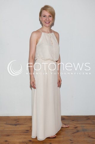  29.05.2014 WARSZAWA <br />SESJA ZDJECIOWA AKTOREK Z SERIALU WAWA NON STOP W RAMACH PROJEKTU IZA3D DM Z MAZUREK MANKA W STUDIO FOTOGRAFICZNE CZAJKA<br />N/Z ANNA MAZUREK<br /> 