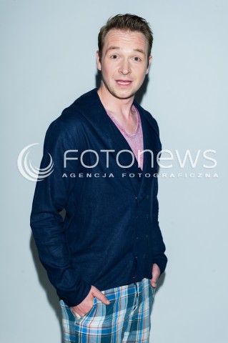 29.05.2014 WARSZAWA <br />SESJA ZDJECIOWA AKTOROW Z SERIALU WAWA NON STOP W RAMACH PROJEKTU IZA3D DM Z POLSKI LEN W STUDIO FOTOGRAFICZNE PIKSELARTE<br />N/Z LUKASZ ALEKSANDER KURCZEWSKI<br /> 