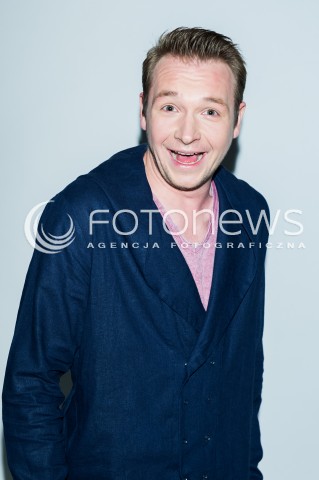  29.05.2014 WARSZAWA <br />SESJA ZDJECIOWA AKTOROW Z SERIALU WAWA NON STOP W RAMACH PROJEKTU IZA3D DM Z POLSKI LEN W STUDIO FOTOGRAFICZNE PIKSELARTE<br />N/Z LUKASZ ALEKSANDER KURCZEWSKI<br /> 