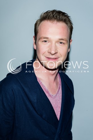  29.05.2014 WARSZAWA <br />SESJA ZDJECIOWA AKTOROW Z SERIALU WAWA NON STOP W RAMACH PROJEKTU IZA3D DM Z POLSKI LEN W STUDIO FOTOGRAFICZNE PIKSELARTE<br />N/Z LUKASZ ALEKSANDER KURCZEWSKI<br /> 