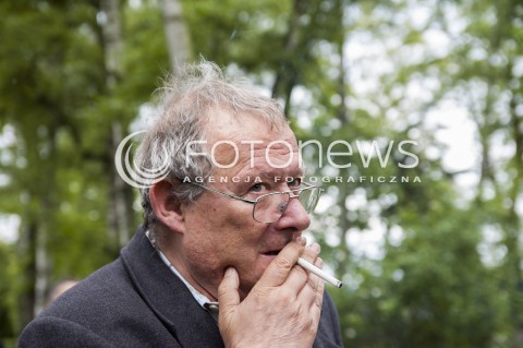  30.05.2014 WARSZAWA POGRZEB GENERALA WOJCIECHA JARUZELSKIEGO NA WARSZAWSKIM WOJSKOWYM CMENTARZU NA POWAZKACH N/Z ADAM MICHNIK  