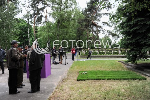  30.05.2014 WARSZAWA <br />POGRZEB GENERALA WOJCIECHA JARUZELSKIEGO NA WARSZAWSKIM WOJSKOWYM CMENTARZU NA POWAZKACH<br />N/Z PRZYGOTOWANIA DO POGRZEBU WOJCIECHA JARUZELSKIEGO<br /> 