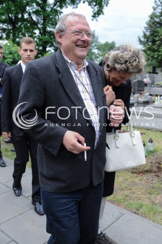  30.05.2014 WARSZAWA <br />POGRZEB GENERALA WOJCIECHA JARUZELSKIEGO NA WARSZAWSKIM WOJSKOWYM CMENTARZU NA POWAZKACH<br />N/Z ADAM MICHNIK  <br /> 