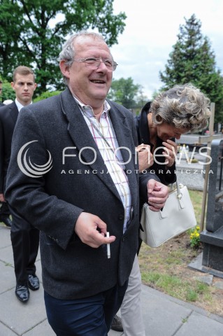  30.05.2014 WARSZAWA <br />POGRZEB GENERALA WOJCIECHA JARUZELSKIEGO NA WARSZAWSKIM WOJSKOWYM CMENTARZU NA POWAZKACH<br />N/Z ADAM MICHNIK  <br /> 
