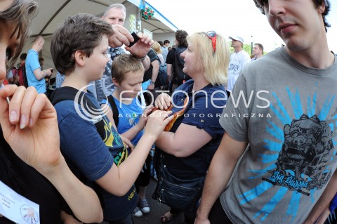  31.05.2014 WARSZAWA<br />18 PIKNIK NAUKOWY POLSKIEGO RADIA I CENTRUM NAUKI KOPERNIK<br />N/Z WIDZOWIE PIKNIKU WAZ<br /> 