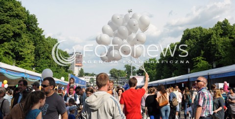  31.05.2014 WARSZAWA<br />18 PIKNIK NAUKOWY POLSKIEGO RADIA I CENTRUM NAUKI KOPERNIK<br />N/Z WIDZOWIE PIKNIKU NAMIOTY BALONY<br /> 