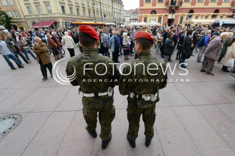  04.06.2014 WARSZAWA<br />UROCZYSTOSCI Z OKAZJI 25 LECIA WOLNYCH WYBOROW W POLSCE<br />25 LECIE WOLNOSCI W POLSCE<br />N/Z PLAC ZAMKOWY ZOLNIERZE<br /> 