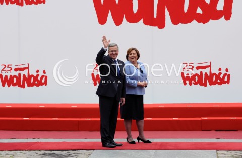  04.06.2014 WARSZAWA<br />GLOWNE UROCZYSTOSCI Z OKAZJI 25 LECIA WOLNYCH WYBOROW W POLSCE<br />N/Z PREZYDENT RP BRONISLAW KOMOROWSKI Z MALZONKA ANNA KOMOROWSKA<br /> 