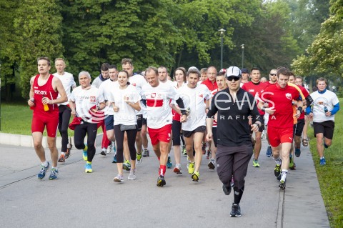  04.06.2014 WARSZAWA BIEG WOLNOSCI Z UDZIALEM PREMIERA DONALDA TUSKA N/Z PREMIER DONALD TUSK ROBERT KORZENIOWSKI  