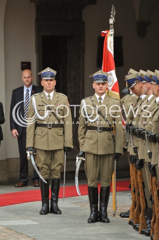  04.06.2014 WARSZAWA <br />GLOWNE UROCZYSTOSCI Z OKAZJI 25 LECIA WOLNYCH WYBOROW W POLSCE<br />N/Z ZOLNIERZE<br /> 