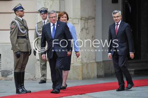  04.06.2014 WARSZAWA <br />GLOWNE UROCZYSTOSCI Z OKAZJI 25 LECIA WOLNYCH WYBOROW W POLSCE<br />N/Z PREZYDENT RP BRONISLAW KOMOROWSKI Z MALZONKA ANNA KOMOROWSKA<br /> 