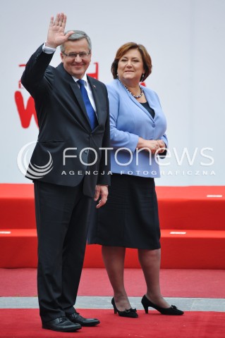  04.06.2014 WARSZAWA <br />GLOWNE UROCZYSTOSCI Z OKAZJI 25 LECIA WOLNYCH WYBOROW W POLSCE<br />N/Z PREZYDENT RP BRONISLAW KOMOROWSKI Z MALZONKA ANNA KOMOROWSKA<br /> 