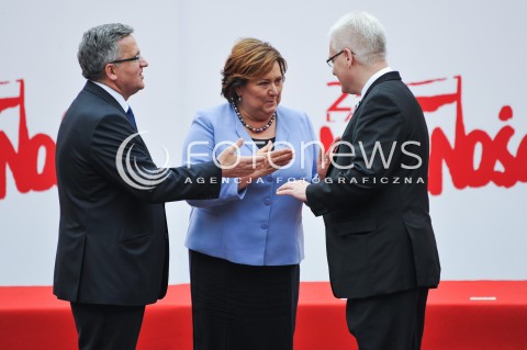  04.06.2014 WARSZAWA <br />GLOWNE UROCZYSTOSCI Z OKAZJI 25 LECIA WOLNYCH WYBOROW W POLSCE<br />N/Z PREZYDENT RP BRONISLAW KOMOROWSKI Z MALZONKA ANNA KOMOROWSKA IVO JOSIPOVIC <br /> 