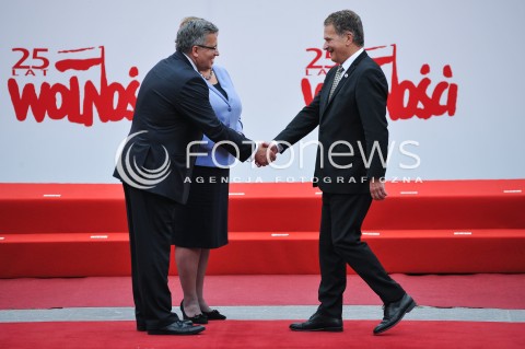  04.06.2014 WARSZAWA <br />GLOWNE UROCZYSTOSCI Z OKAZJI 25 LECIA WOLNYCH WYBOROW W POLSCE<br />N/Z PREZYDENT RP BRONISLAW KOMOROWSKI Z MALZONKA ANNA KOMOROWSKA SAULI NIINISTO <br /> 