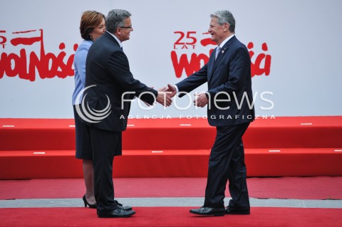  04.06.2014 WARSZAWA <br />GLOWNE UROCZYSTOSCI Z OKAZJI 25 LECIA WOLNYCH WYBOROW W POLSCE<br />N/Z PREZYDENT RP BRONISLAW KOMOROWSKI Z MALZONKA ANNA KOMOROWSKA JOAHIM GAUCK<br /> 