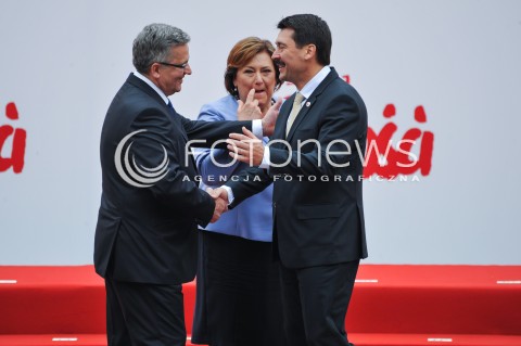  04.06.2014 WARSZAWA <br />GLOWNE UROCZYSTOSCI Z OKAZJI 25 LECIA WOLNYCH WYBOROW W POLSCE<br />N/Z PREZYDENT RP BRONISLAW KOMOROWSKI Z MALZONKA ANNA KOMOROWSKA BULENT ARINC<br /> 