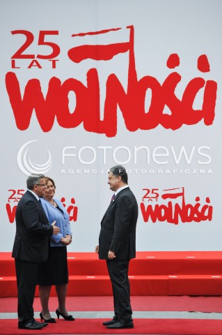  04.06.2014 WARSZAWA <br />GLOWNE UROCZYSTOSCI Z OKAZJI 25 LECIA WOLNYCH WYBOROW W POLSCE<br />N/Z PREZYDENT RP BRONISLAW KOMOROWSKI Z MALZONKA ANNA KOMOROWSKA PREZYDENT ELEKT UKRAINY PETRO POROSZENKO<br /> 