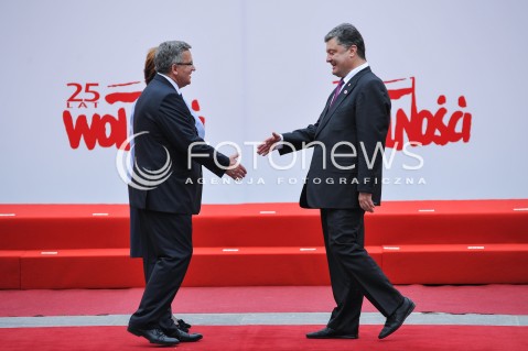  04.06.2014 WARSZAWA <br />GLOWNE UROCZYSTOSCI Z OKAZJI 25 LECIA WOLNYCH WYBOROW W POLSCE<br />N/Z PREZYDENT RP BRONISLAW KOMOROWSKI Z MALZONKA ANNA KOMOROWSKA PREZYDENT ELEKT UKRAINY PETRO POROSZENKO<br /> 