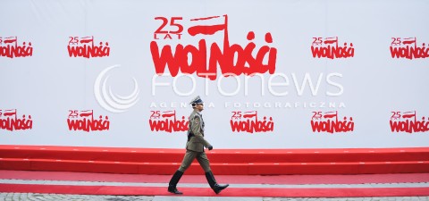  04.06.2014 WARSZAWA <br />GLOWNE UROCZYSTOSCI Z OKAZJI 25 LECIA WOLNYCH WYBOROW W POLSCE<br />N/Z ZOLNIERZ<br /> 