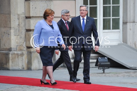 04.06.2014 WARSZAWA <br />GLOWNE UROCZYSTOSCI Z OKAZJI 25 LECIA WOLNYCH WYBOROW W POLSCE<br />N/Z PREZYDENT RP BRONISLAW KOMOROWSKI Z MALZONKA ANNA KOMOROWSKA<br /> 